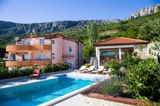 GREAT OFFER "VILLA BELLA VISTA-" heated pool, bbq, panoramic view near Split - Klis - 9