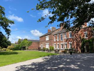Singleton Lodge Country House Hotel - Poulton le Fylde - 8