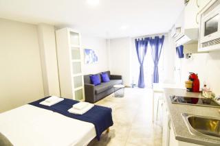 Apartamentos CENTRO SALECIANOS - Malaga - 8