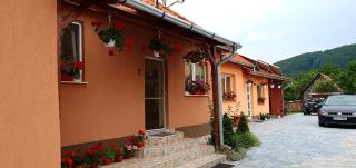 Felszegi Vendégház - 0