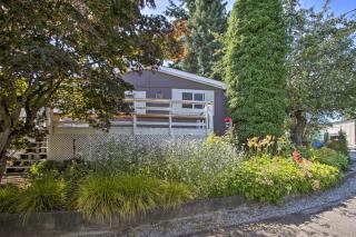 Cute Cottage with Deck Walk 115 Ft to Brewery and Cafe - Poulsbo - 4