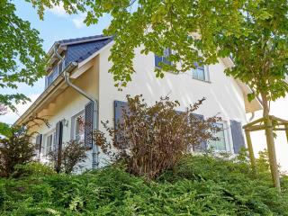Ferienhaus Klünderberg in Binz mit Kamin, Terrasse, Strandkorb - Binz - 2