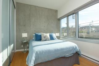 Historic Waterside With Spectacular Johnson Bridge Views - Victoria - 0