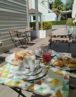 Magnolia Room & Breakfast - 4