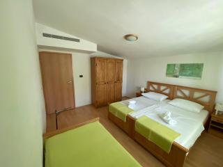 ***Quiet place near sea and National park*** - Starigrad-Paklenica - 4