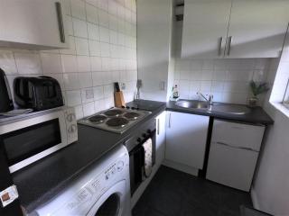 Town Centre Studio Flat! - Basingstoke - 3
