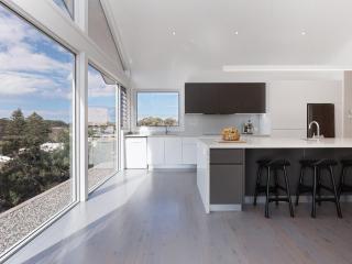 Iluka Stunning Air Conditioned house with WI FI and Water Views - 7