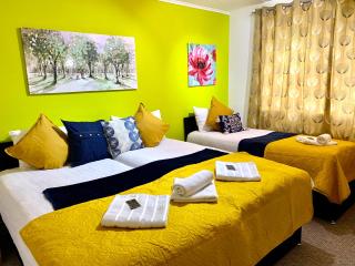 Spacious London Excel 2 bedrooms, Separate Reception, Kitchen, Full Apartment - Londra - 1