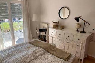 Das Schneckenhaus - Ferienwohnung mit Pool & Seeblick - 9