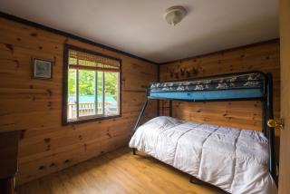 Beautiful 3 Bdrm + Bunkie Waterfront Cottage Near Gull Lake - Minden - 8