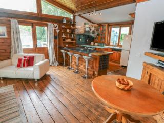 Timbertwig Lodge - Pembroke - 6