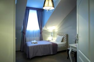 Hotel Madelaine - 9