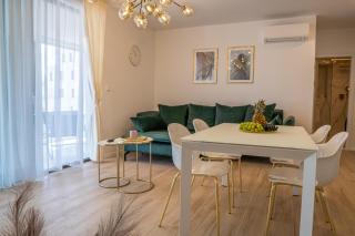 Golden Luxury Apartment - 1