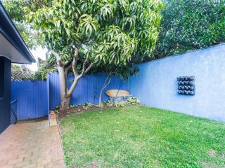 Easy Living at 14 Daphne Street - 4