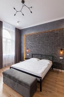 LEOGRAND Three Bedrooms VIP Apartments on Kniazia Romana 12 - Lviv - 1