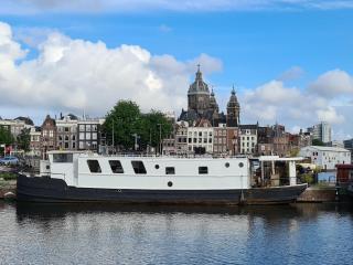 Beagle Family Houseboat - Amsterdam - 0