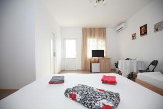 Casa din Deal - Corbu - 9