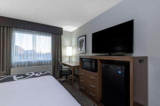 La Quinta by Wyndham Anchorage Airport - Anchorage - 9