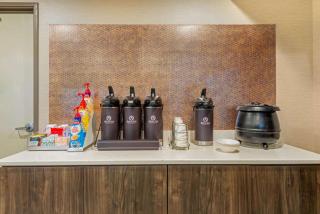La Quinta by Wyndham Jamestown - Jamestown - 1