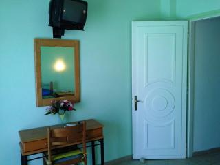 Apergis Rooms - Ermoupoli - 3
