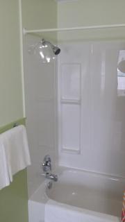 Colonial Motel - Chatham - 1