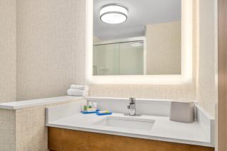 Holiday Inn Express Ft Lauderdale Cruise-Airport by IHG - 5