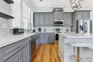 Hosteeva Amazing 4 BR Modern Condo with Balcony Near Frnch Quarter - New Orleans - 6