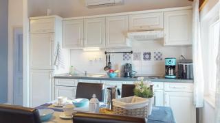 EMILY studio apartment with sea & park view - 0