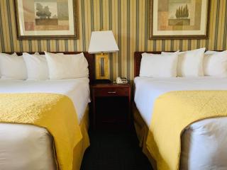 Ramada by Wyndham Whitecourt - Whitecourt - 8