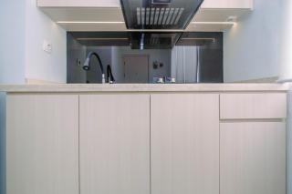 Comfy and Minimalist 1BR Patraland Urbano Apartment near Bekasi Station By Travelio - 8