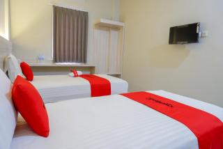 RedDoorz Near PRPP Marina Semarang - 3
