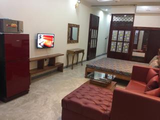 One Bed Studio Apartment near Shaukat Khanum - Lahore - 0