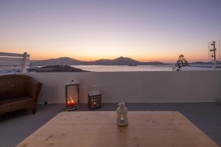 Lorenzo Studios and Suites Paros - Naousa - 4