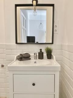 Standard Apartment by Hi5 - 2 bedroom suite in the center - Budapest - 2