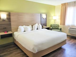 Baymont by Wyndham Santa Fe - 2