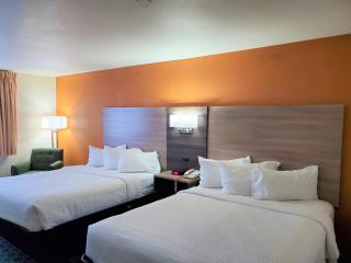 Baymont by Wyndham Santa Fe - 3