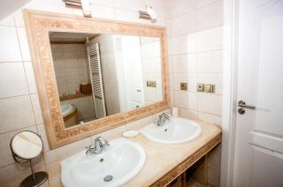 PRAGUE LUXURY VILLA, JACUZZI, HI-SPEED WIFI, HBO, TERRACE - 3