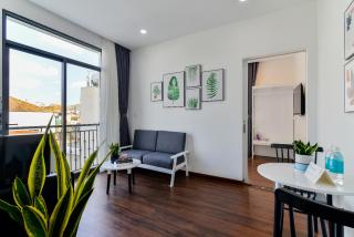Cozrum Homes The Gallery Residence - Ho Chi Minh - 2