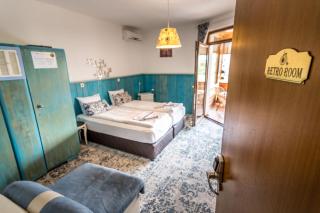 Tihiat Kut Complex - 1