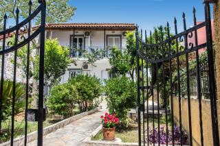 Irini Apartments and Studios - Agios Gordios - 0
