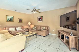Home with Pool in Upscale Pinecrest Village - Miami - 1