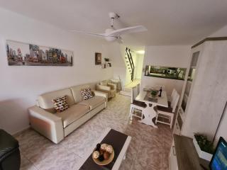 Duplex Parque Santiago 2 close to pool, sea + beach, central, Wifi, heated pool - Playa de las Americas - 7