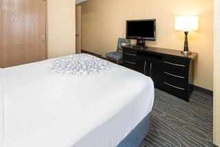 La Quinta by Wyndham Logan - 2