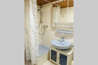 Biete ruhige Zwei-Zimmer Souterrain-Wohnung - Niederkassel - 5