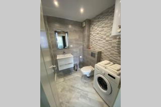 LUX 1BD/1BA City Center Apartment - Blagoevgrad - 2