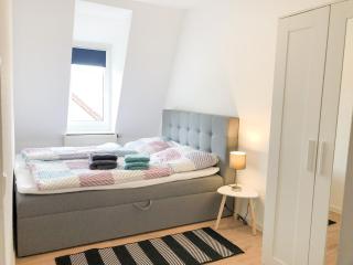 TOP ausgestattete, moderne 2 Zimmer Wohnung, Smart TV, WLAN, familienfreundlich - Rudolstadt - 0