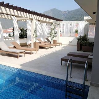 Apartments and Rooms Grand Palazzo - Budva - 0
