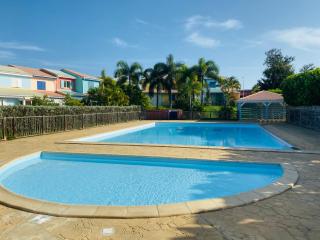 Maison mitoyenne , piscine,Citerne, jardin, parking, plage - Le Gosier - 0
