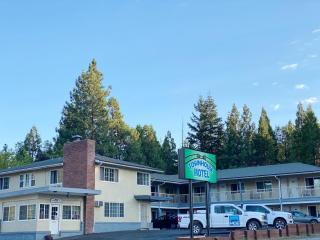 Townhouse Motel - Weed - 0