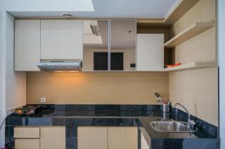 Modern and Tranquil 1BR @ Casa De Parco Apartment By Travelio - Tangerang - 4